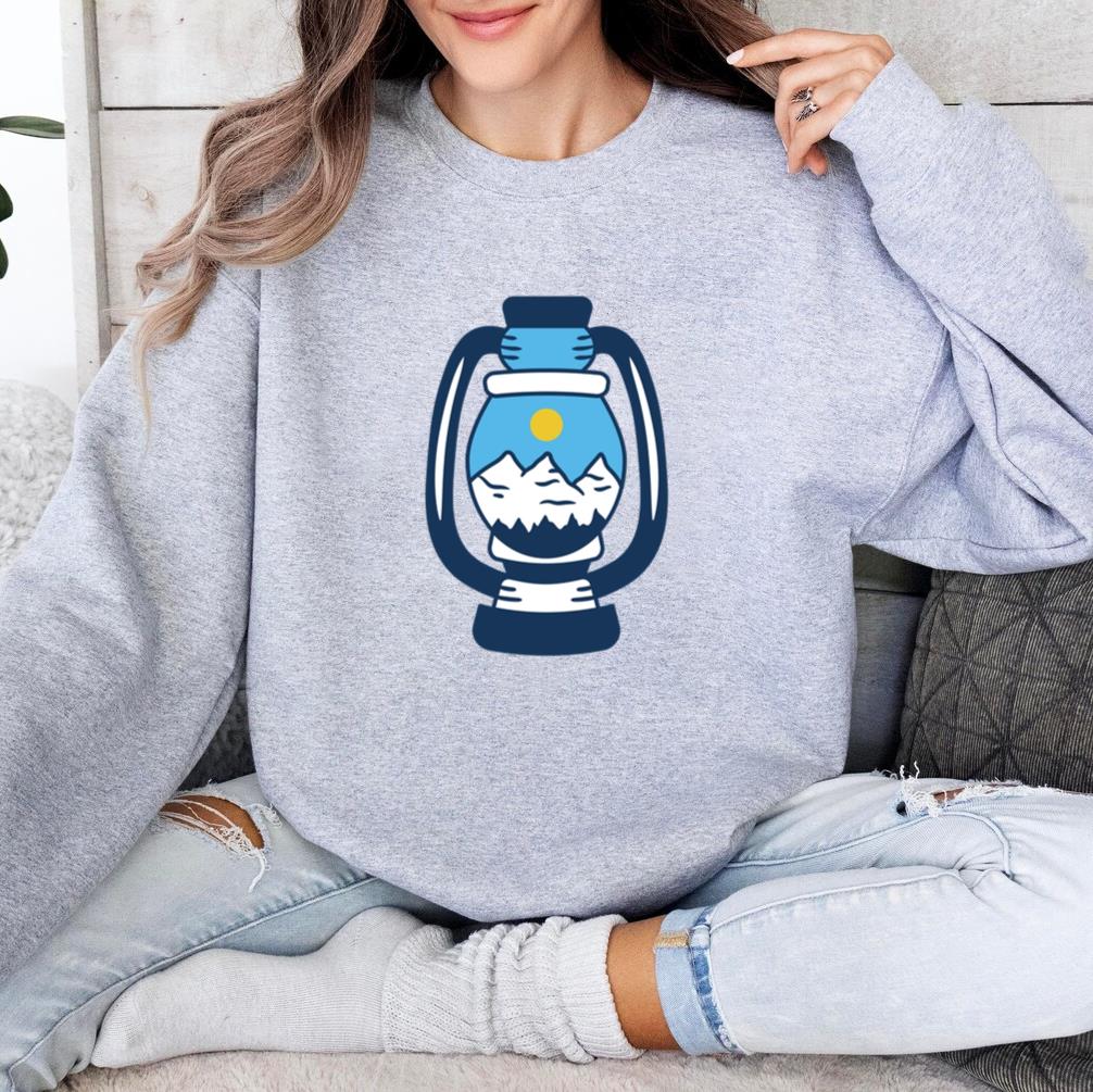 Vintage Style Blue And White Mountain Range Design Sweatshirt image 3
